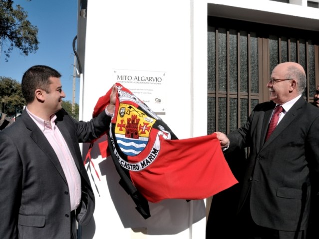 João Pereira e Francisco Amaral no descerrar da placa inaugural