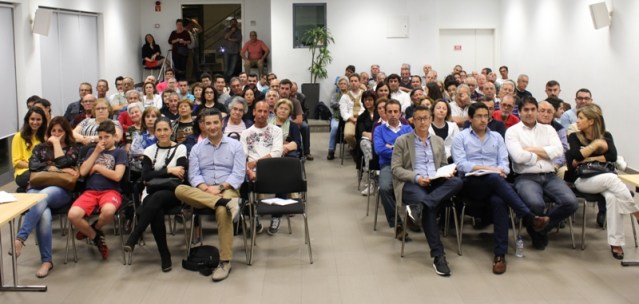 Auditório lotado no início da sessão