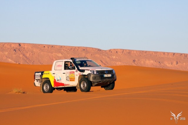 Volkswagen Amarok da equipa 402 no 25.º Rallye Aïcha des Gazelles