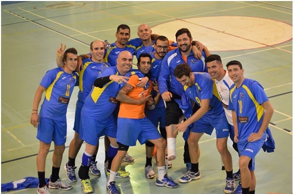 Atlético Clube de Albufeira festejando o triunfo