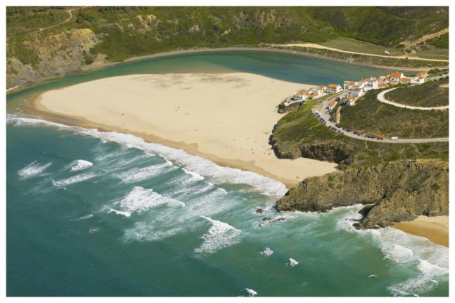 Praia de Odeceixe, por Hélio Ramos