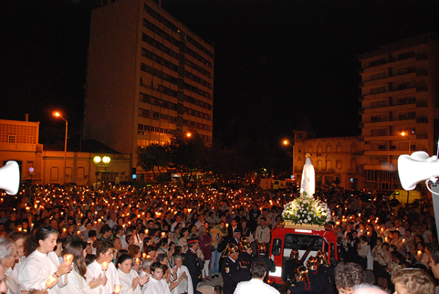 Despedida em Faro da imagem peregrina de Nossa Senhora de Fátima no dia 3 de outubro de 2009 © Samuel Mendonça / Folha de Domingo