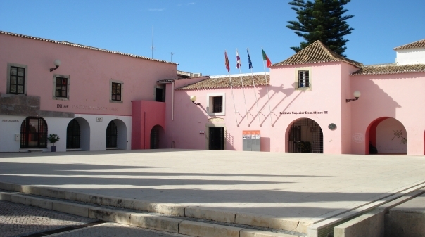 Cerca do Convento Espírito Santo, em Loulé