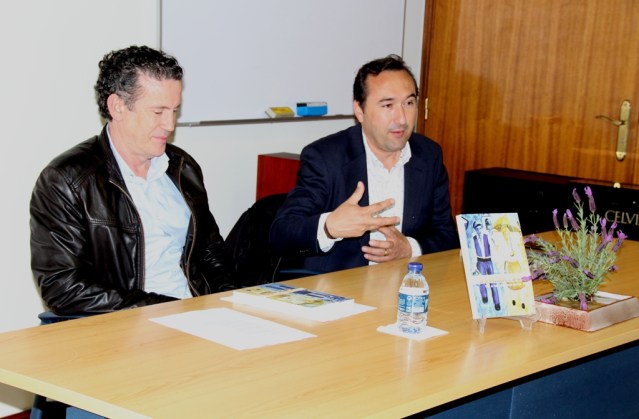 O escritor Luís Barriga e o autarca Vítor Guerreiro na apresentação da obra