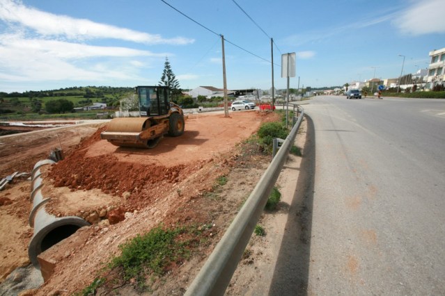 Trabalhos de construção da Rotunda do Chinicato