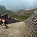China_GreatWallMarathonCravlingMan_Q0E4956
