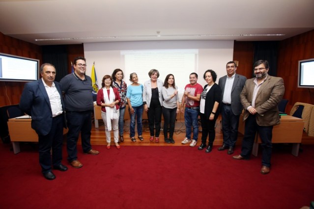 Entrega do cheque ao Zoo de Lagos