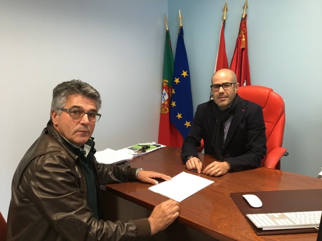 Steven Sousa Piedade assinou contratos com as três empresas que irão melhorar a imagem e a mobilidade na freguesia