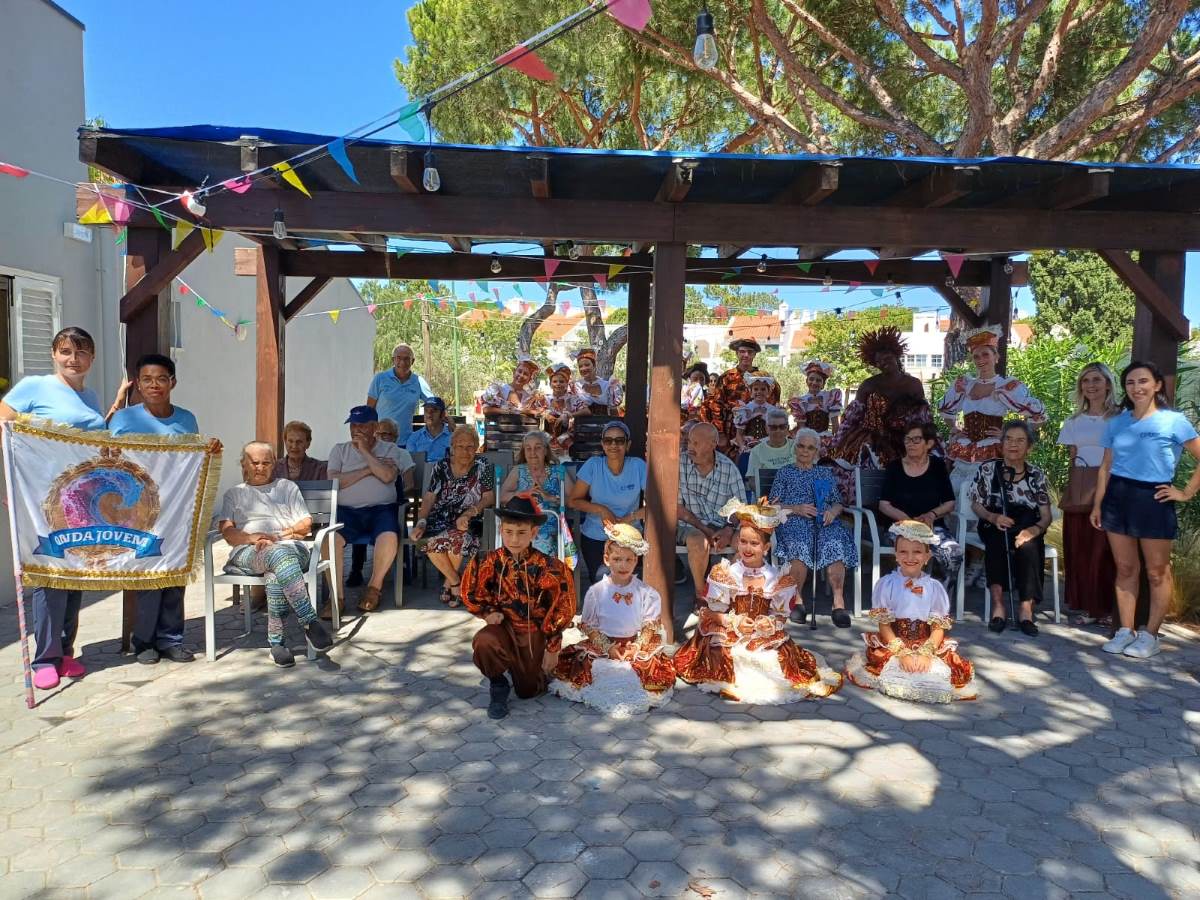 
			Onda Jovem leva Cultura e Alegria ao Centro de Dia da AHDPA: Uma tarde de Tradição e Convívio Intergeracional		